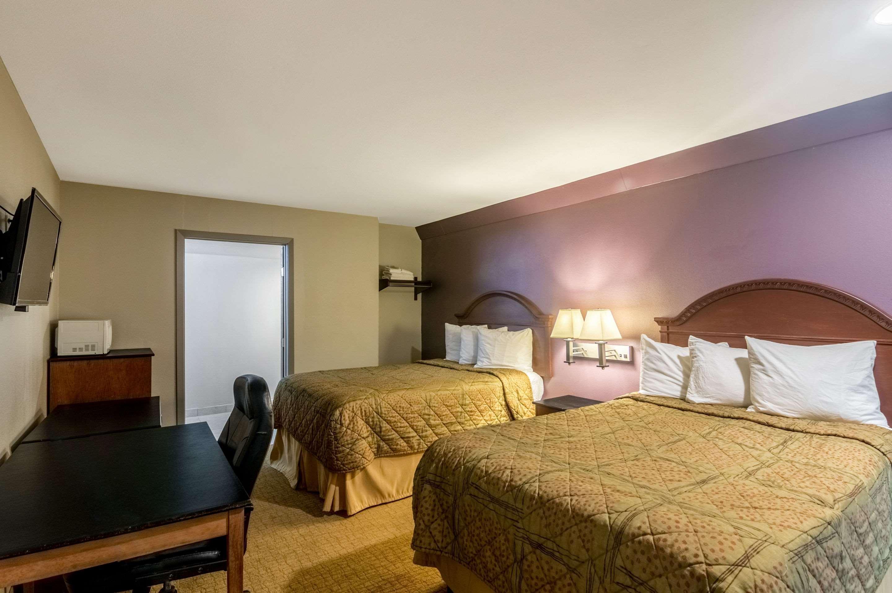Rodeway Inn Арлингтън Екстериор снимка
